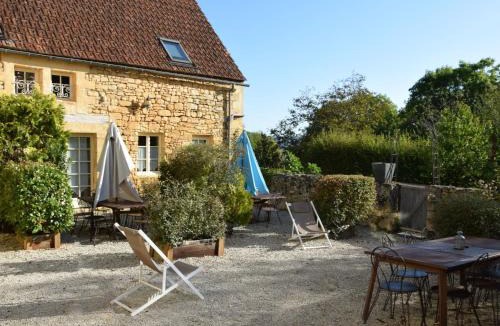 Sainte-Mondane House | Holiday Home Ehemaliger Bauernhof Le Bonheur in Sainte-Mondane by Interhome