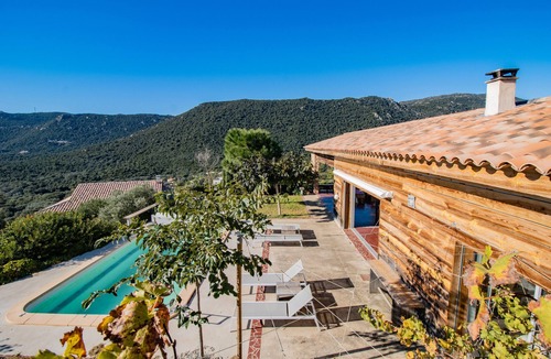 Monacia-d'Aullene House | Holiday Home 'Maison Aux Vents' with Sea View, Wi-Fi and Air Conditioning