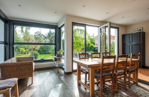 Coulogne House | Holiday Home 'Grande Maison Familliale' with Private Terrace, Private Garden and Wi-Fi