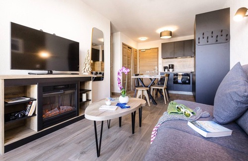 Les Deux Alpes Apartment | Holiday Home in Les Deux Alpes with Balcony