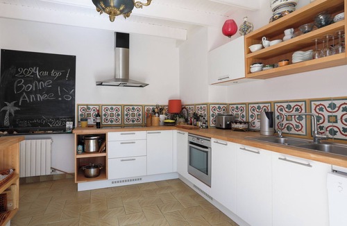 Locquirec House | Holiday Home 'L'hermine - Villa De Charme' with Sea View, Private Terrace and Wi-Fi