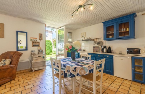 Saint Agnant House | Holiday Home 'La Desirade' with Private Pool, Private Terrace and Wi-Fi