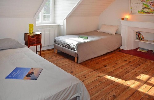 Locquirec House | Holiday Home 'La Défatigue' with Sea View, Private Terrace and Wi-Fi