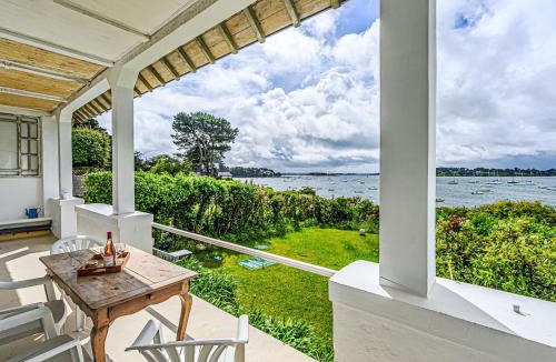 Arradon House | Holiday Home Maison La Prâme by Interhome