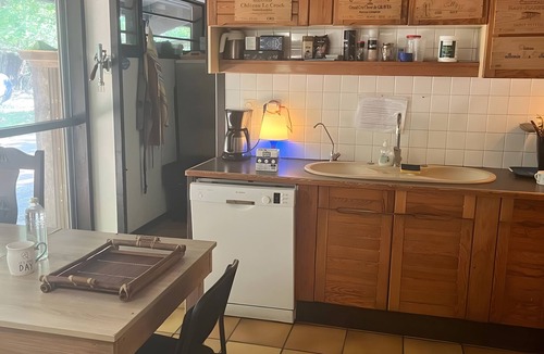Merignac House | Holiday Home 'Namasté' with Private Pool, Private Terrace and Wi-Fi