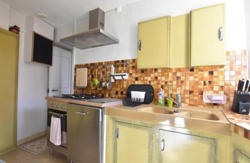 Yevre-le-Chatel House | Holiday Home near Paris with Garden