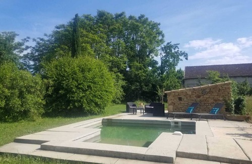 Valreas House | Holiday Home 'Rose Antique' with Private Pool, Wi-Fi and Air Conditioning