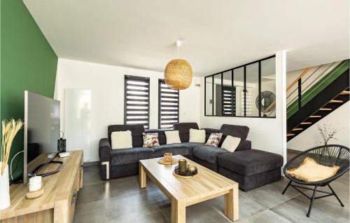 Saint-Jean-de-Monts House | Home With Private Pool