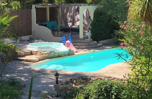 Neoules Villa | Homerez - Charming Villa in Néoules with Private Pool