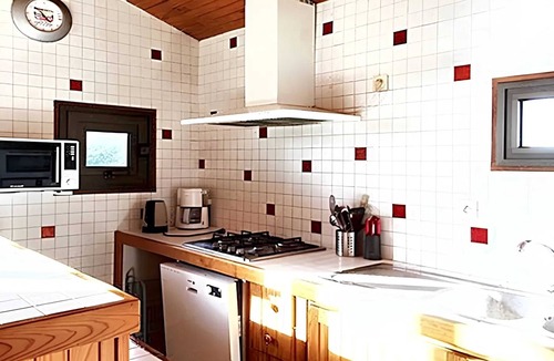 Vielle-Saint-Girons House | Homerez - House in Vielle-Saint-Girons.