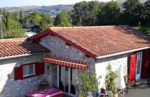 Saint-Esteben House | Homerez - Nice house With mountain view and terrace