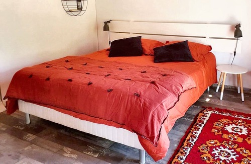 Lignairolles House | Homerez - Nice house for 2 ppl. with shared pool and terrace at Lignairolles