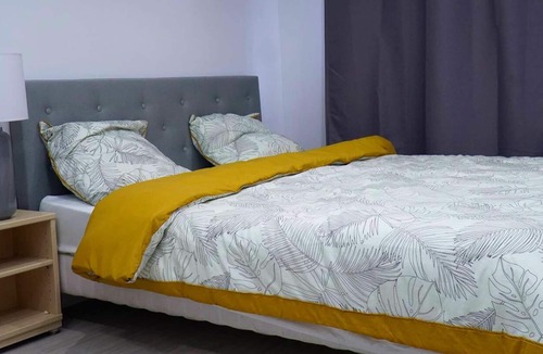 Les Noyers Apartment | Homerez - Nice studio for 2 ppl. at Pontoise