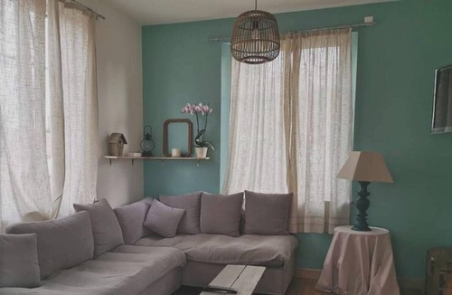 Neuf-Marche House | Homerez - Spacious house for 8 ppl. with garden and terrace at Neuf-Marché