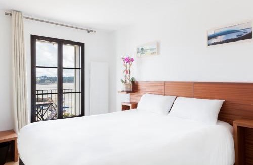 Locquirec Hotel | Hotel du port