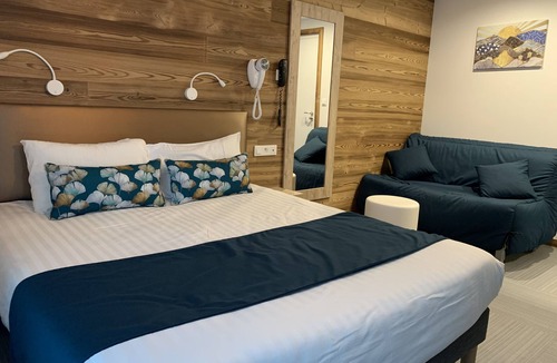 Eygliers Hotel | Hotel Lacour