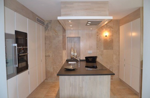 Montfavet House | Hotel services, concierge, heated swimming pool, jacuzzi, large garden