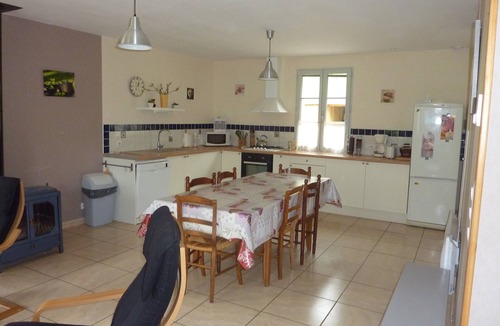 Chastel-sur-Murat House | House 4 to 12 people spacious and pleasant.
