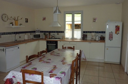 Chastel-sur-Murat House | House 4 to 12 people spacious and pleasant.