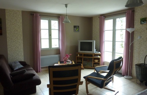Chastel-sur-Murat House | House 4 to 12 people spacious and pleasant.