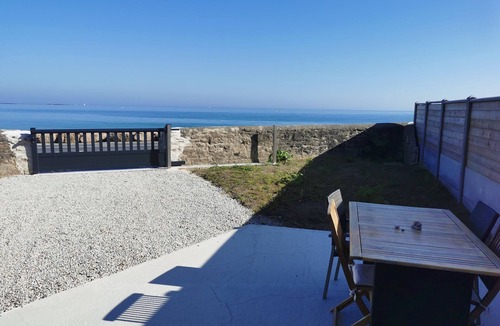 Tourlaville House | House facing the sea and a few steps from the beach