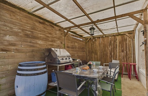 Le Bernard Ski Chalet | House for 2 adults and 2 children with garden