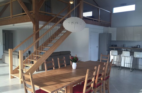 Bias House | House of Positive Architect 5 minutes from Especier beach