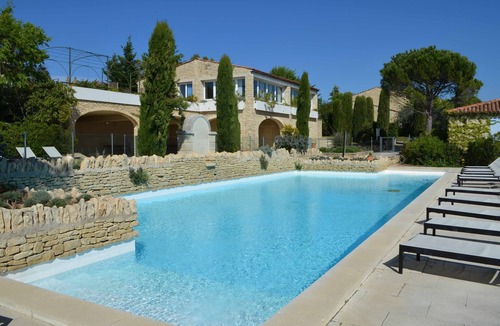 Gordes House | House overlooking the Luberon, in a private residence with shared pool