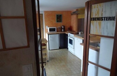 Ile d'Yeu House | House with upper floor. 3 bedrooms, garden with courtyard, in port joinville