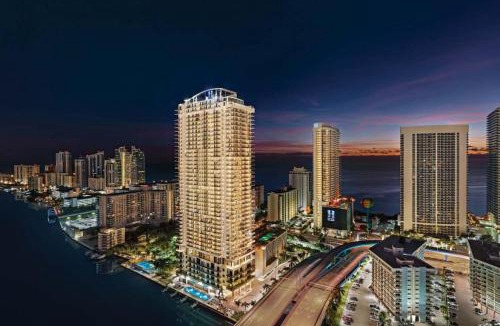 Hollywood South Central Beach Apartment | HYDE 2BR & 2BA Oceanview - No Hotel Fees thru Dec 31