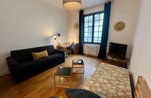 Bellecour - Hotel Dieu Apartment | HYPER CENTRE 4 RUE EMILE ZOLA BELLECOUR JACOBINS CELESTINS Wifi ASCENSEUR