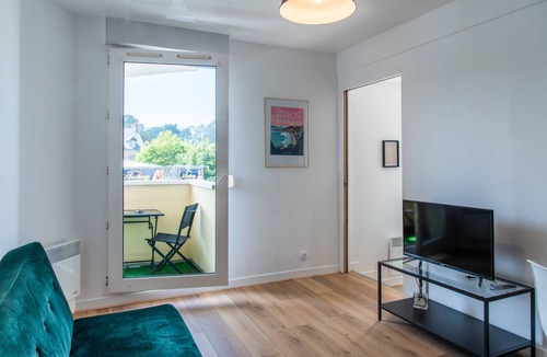 Perros-Guirec Apartment | Ideal location: Iliöz, 2-star T2 apartment only 50m from the beach.