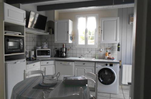 Saint-Martin-de-Re House | ILE DE RE, LA DANAE, VELOS, WIFI, POSSIBILITE CUISINE, LINGE, PARKING gratuit