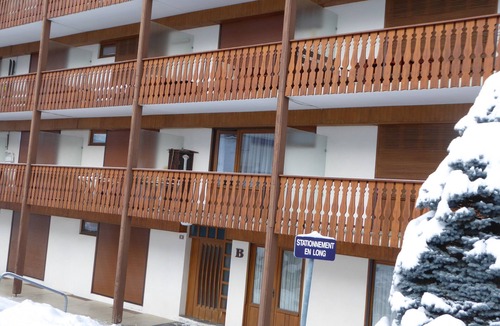 La Clusaz Apartment | In La Clusaz, large, quiet, south-facing studio just 3 minutes' walk from the ski lifts.