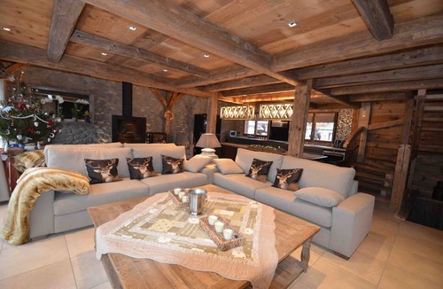 Praz-sur-Arly Ski Chalet | In the heart of the village, 400m from the slopes: Sauna, Nordic bath, fireplace.