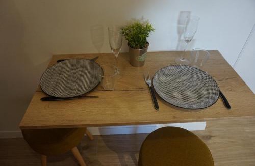 Nord-Saint-Martin Apartment | L'Essentiel, studio cosy, quartier Anatole France, CHU