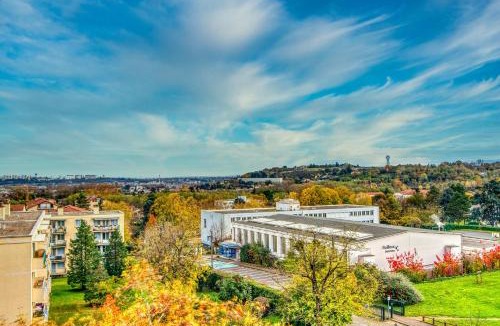 Saint-Genis-Laval Apartment | L'Horizon - Climatisé - T2 proche Hôpital Lyon Sud et métro