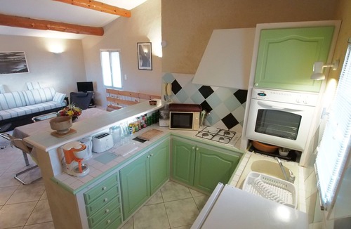 L'Isle-sur-la-Sorgue House | L'OLIVIER: Provencal house with all comforts. Swimming pool & air-conditioning, PK pets allowed.