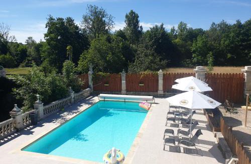 Vieux-Mareuil House | La Charrue gite complex