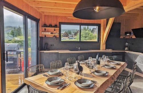 Besse-et-Saint-Anastaise Ski Chalet | La Flèche 1 - Chalet Standing - Jacuzzi Privatif