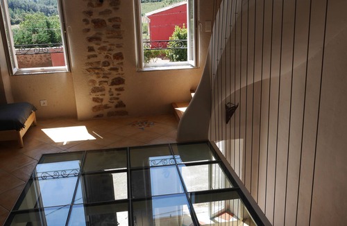 Quarante House | "La Maison Bleue" between vineyards and garrigue