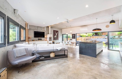 Saint-Romain-au-Mont-d'Or Villa | La Moderne - Modern house with pool and garden