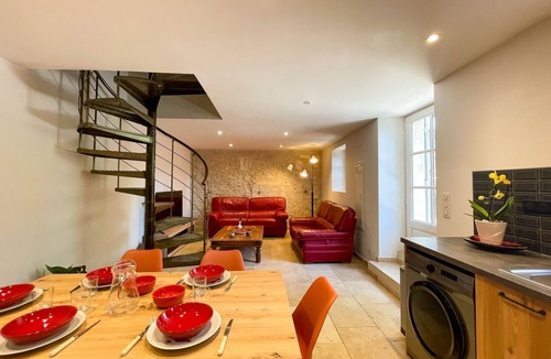 Maussane-les-Alpilles Villa | La Petite Pierre - Three Bedroom Villa, Sleeps 6