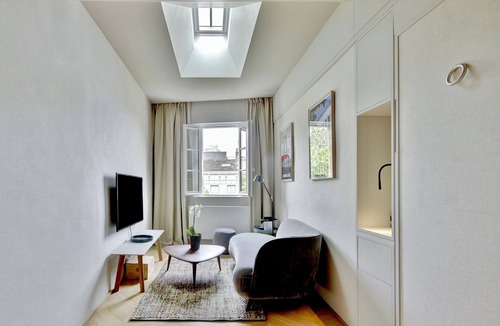 Hotel de Ville - Quinconces Apartment | La Suite - Studio Apartment, Sleeps 2