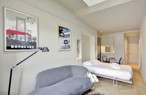 Hotel de Ville - Quinconces Apartment | La Suite - Studio Apartment, Sleeps 2