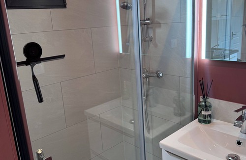 Loches Ski Chalet | La tiny T Loches, close to Beauval Zoo and the Châteaux.
