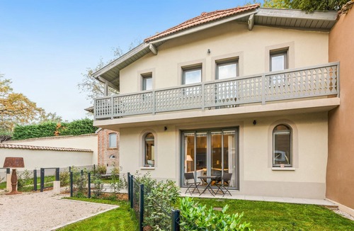 Les Serres - Vivier Apartment | La Villa Serenna - Appt avec jardin, 15 mn de Lyon