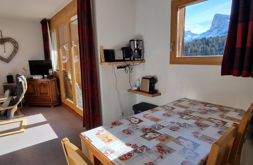 Saint-Etienne-en-Devoluy Apartment | Large 3-room/6-room apartment in the heart of the resort - south-facing