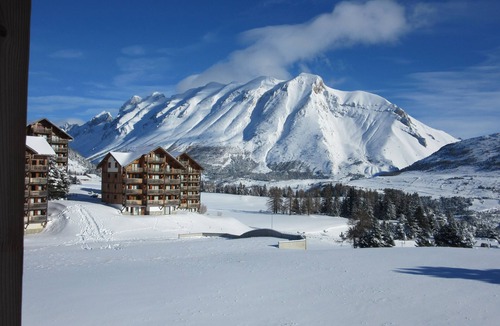 Saint-Etienne-en-Devoluy Apartment | Large apartment 8 beds 58 m² At the foot of the slopes - South facing View of the slopes