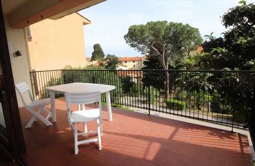 Collioure Apartment | Large apartment with terrace 300m from the beach in Collioure